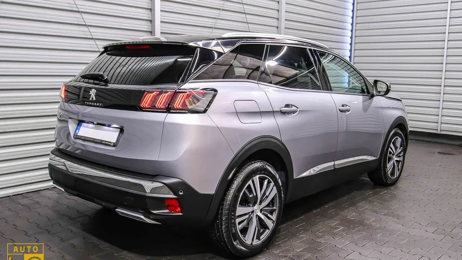 PEUGEOT 3008 -