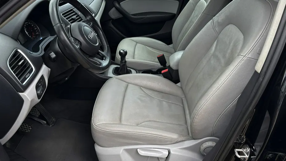 AUDI Q3 -