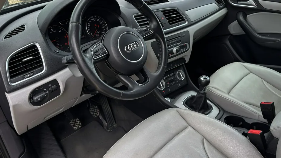 AUDI Q3 -