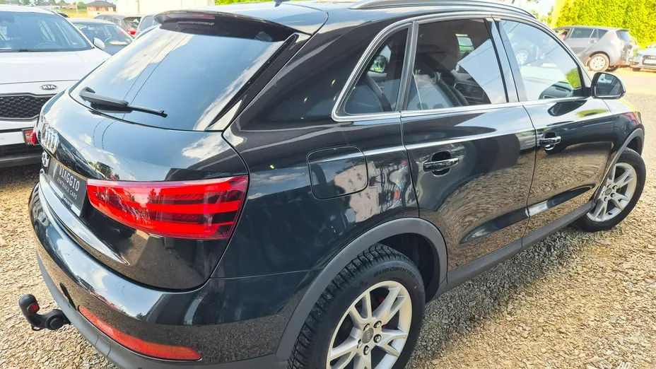 AUDI Q3 -