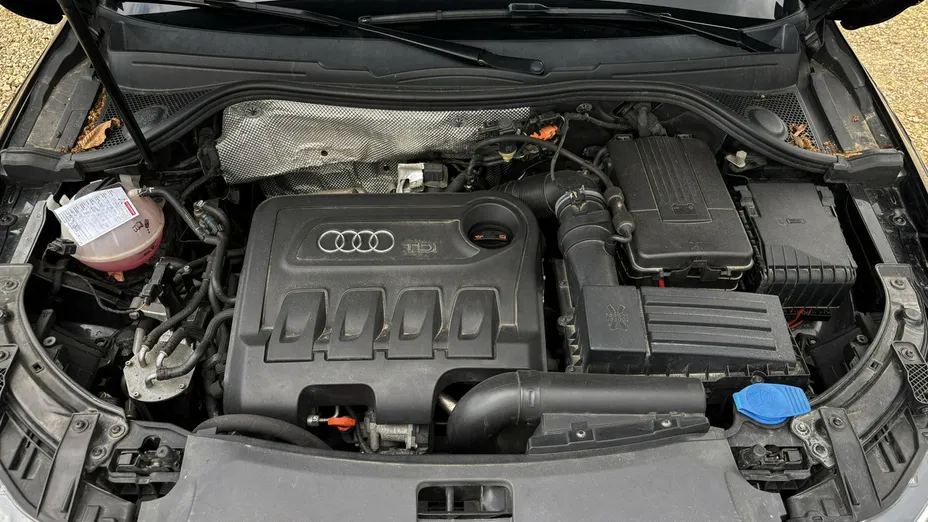 AUDI Q3 -