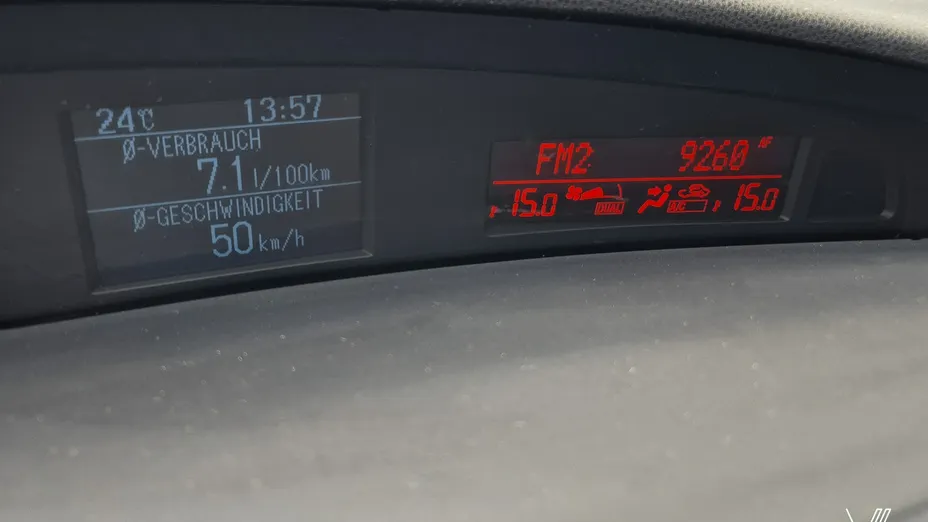 MAZDA 3 -