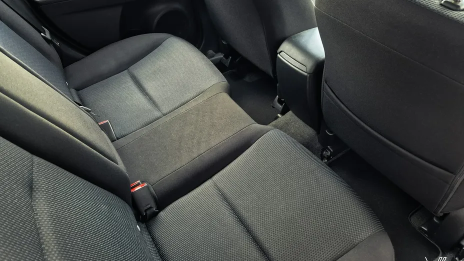 MAZDA 3 -