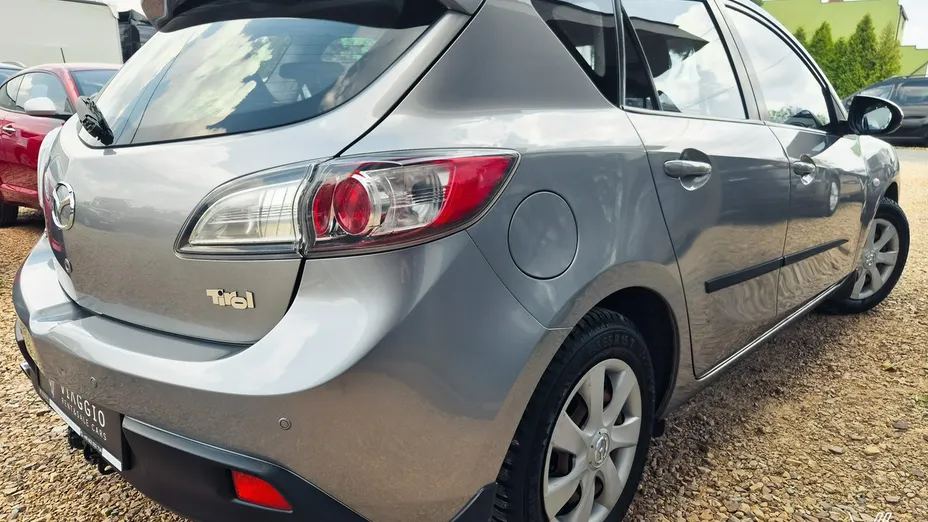 MAZDA 3 -