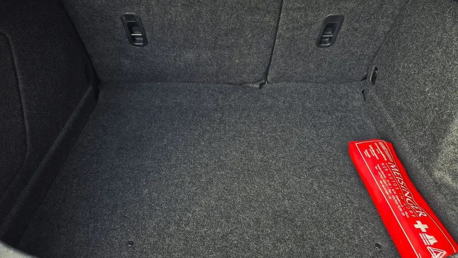 MAZDA 3 -