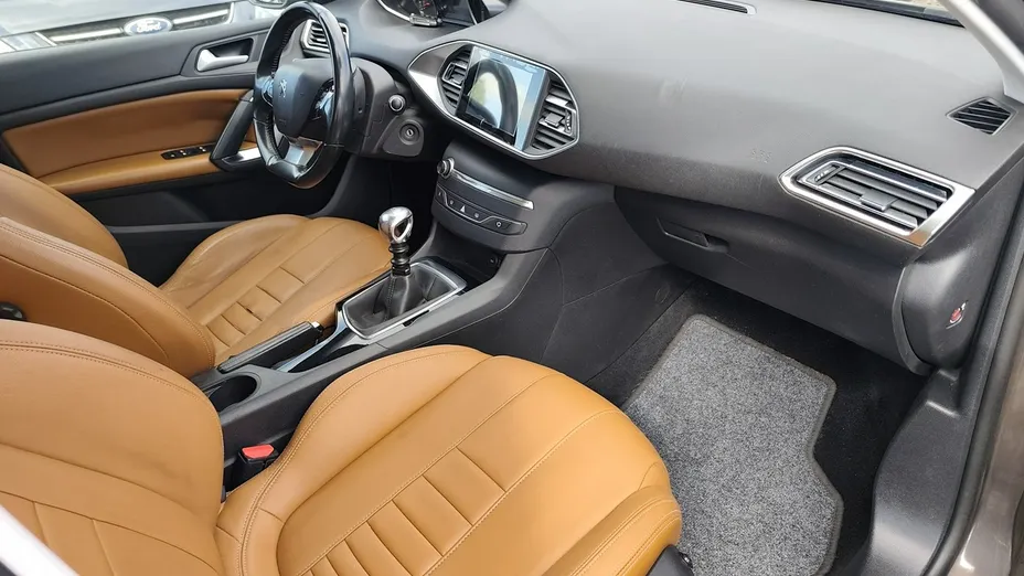 PEUGEOT 308 -