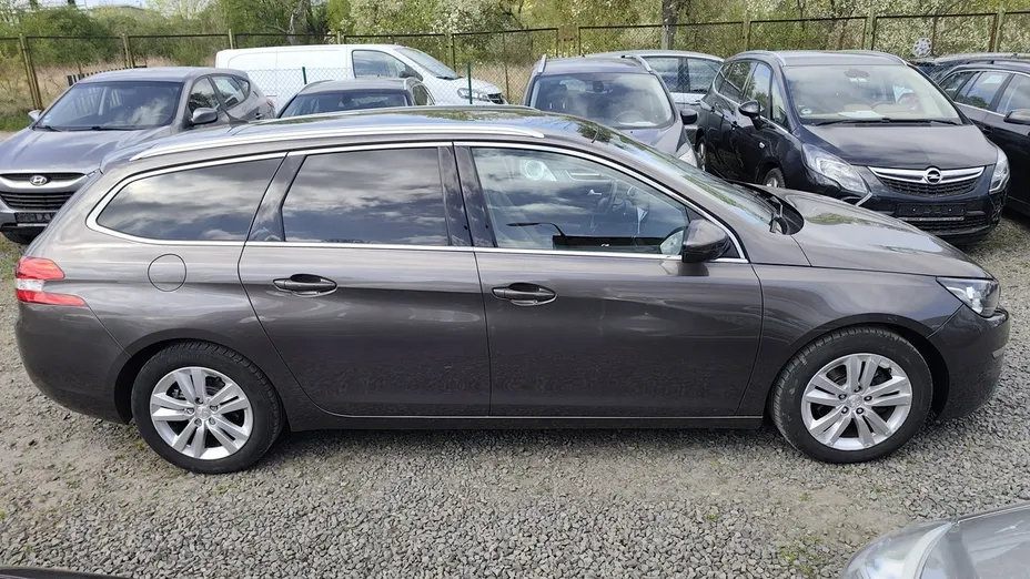 PEUGEOT 308 -