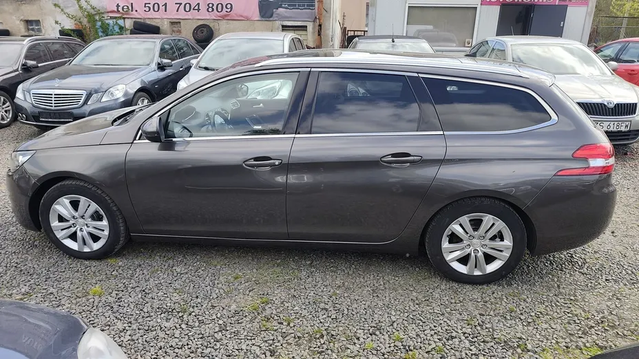 PEUGEOT 308 -
