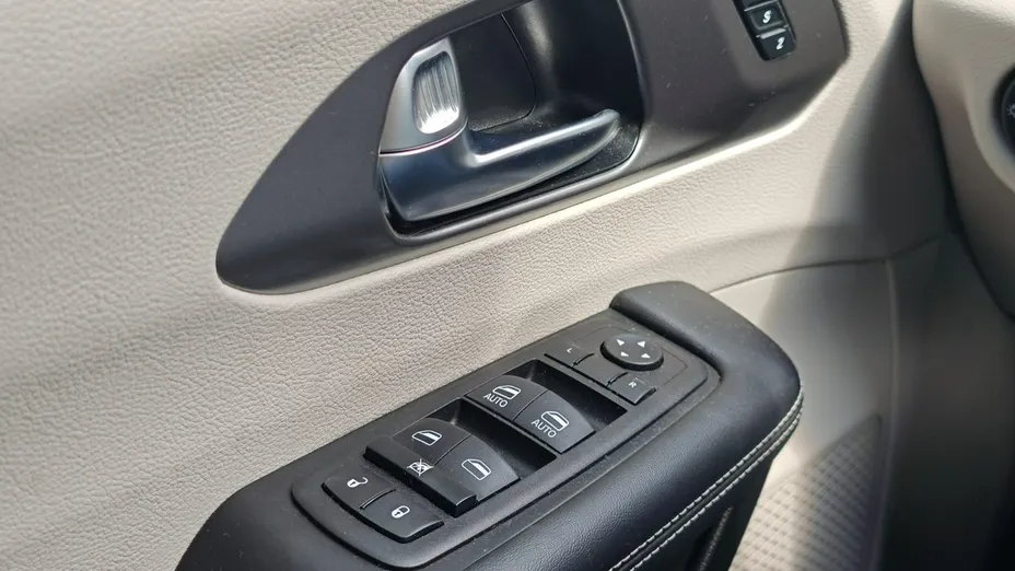 CHRYSLER Pacifica -