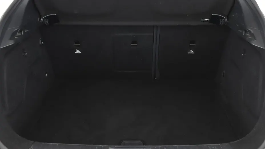 INFINITI Q30 -