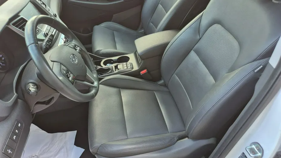 HYUNDAI Tucson -