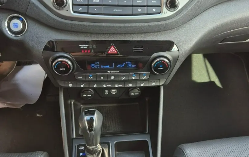 HYUNDAI Tucson -
