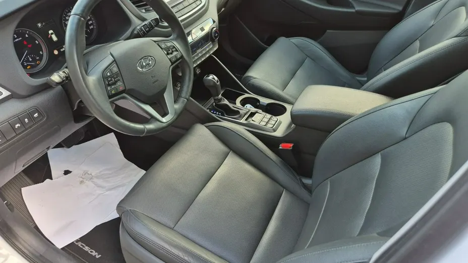 HYUNDAI Tucson -