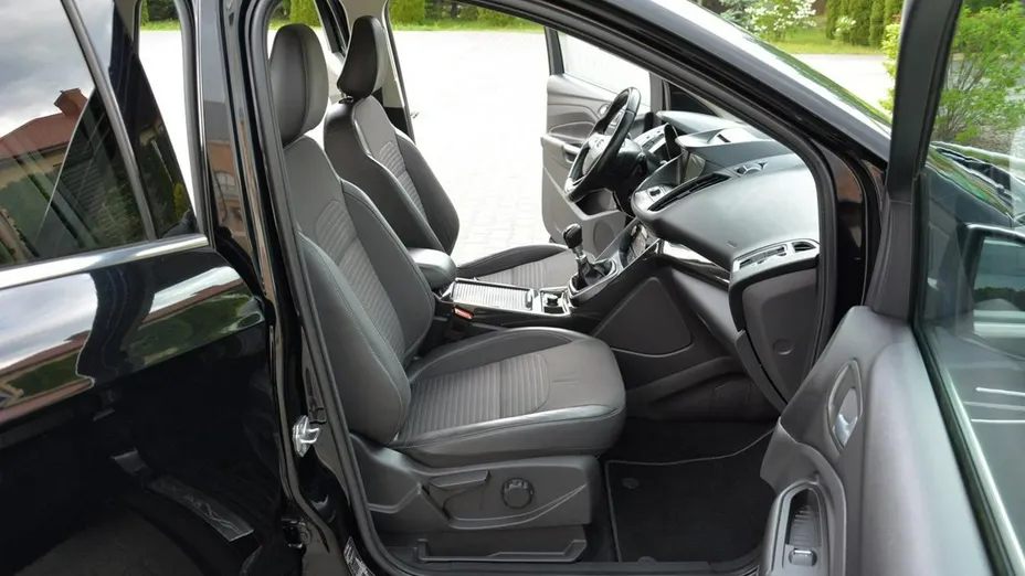FORD Kuga -