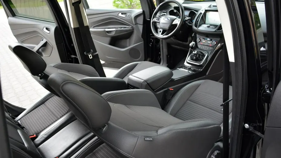 FORD Kuga -