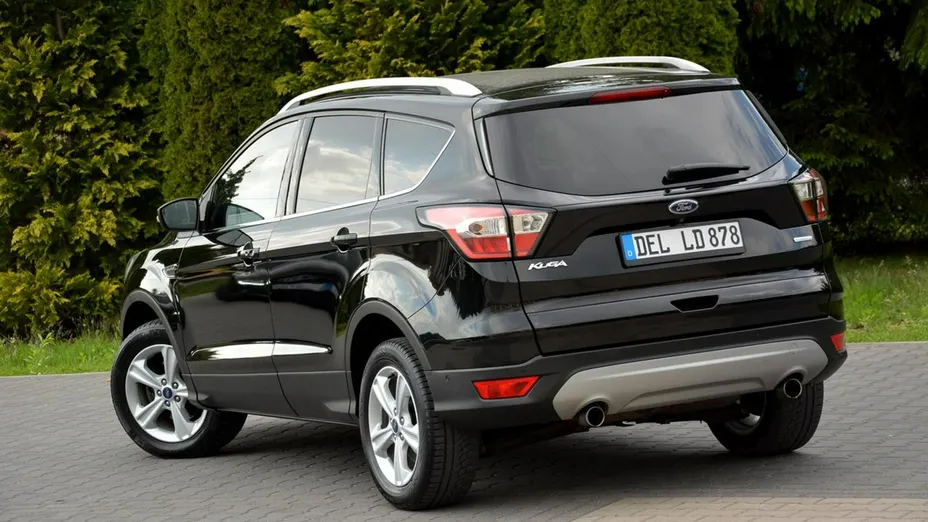 FORD Kuga -