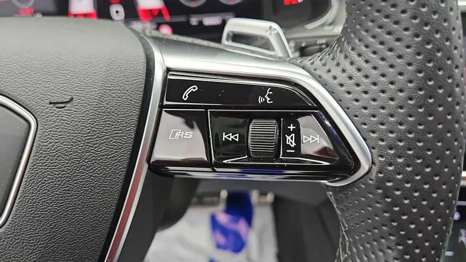 AUDI RS6 Avant -