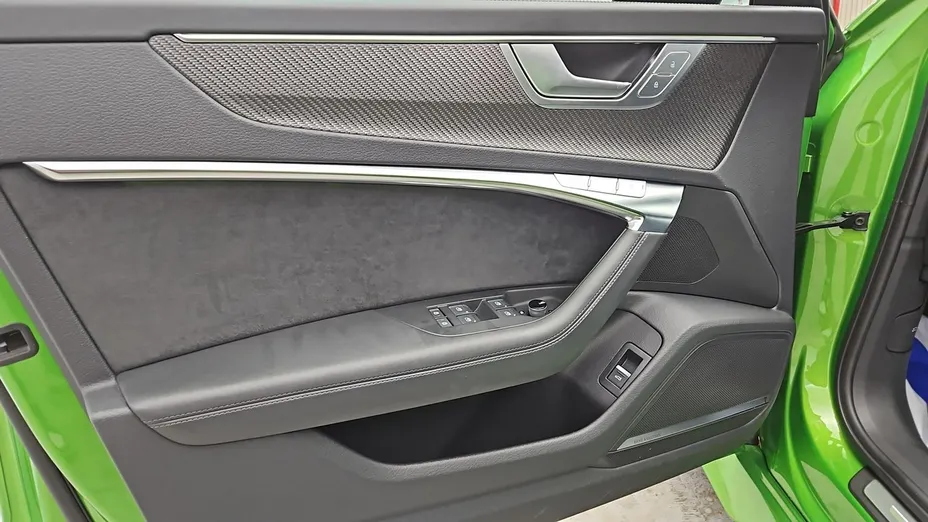 AUDI RS6 Avant -