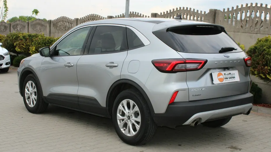 FORD Escape -