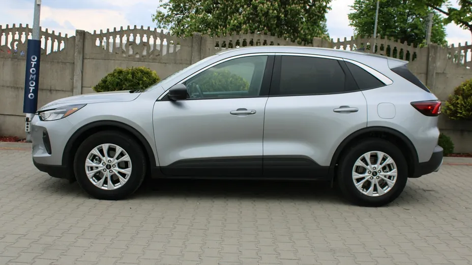 FORD Escape -