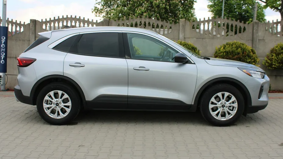 FORD Escape -