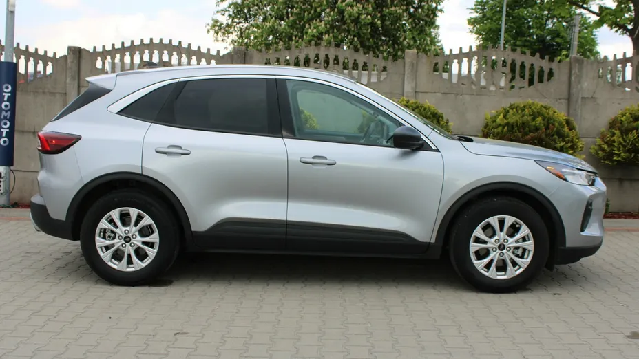FORD Escape -