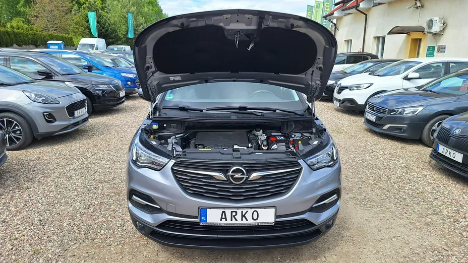 OPEL Grandland X -