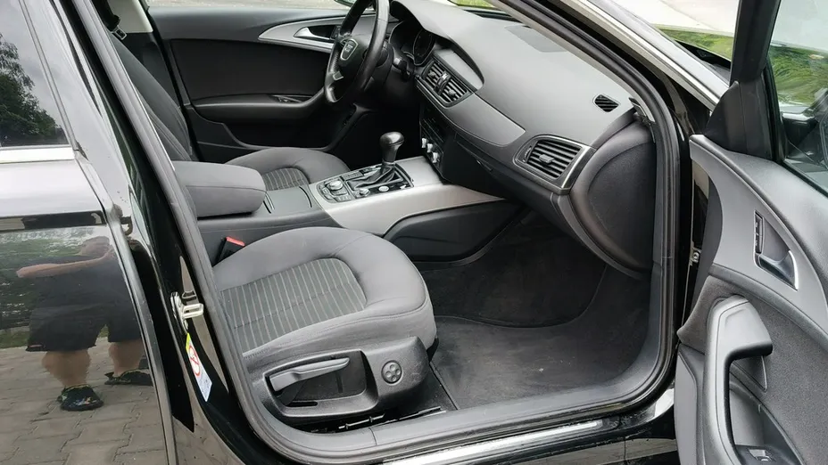 AUDI A6 -