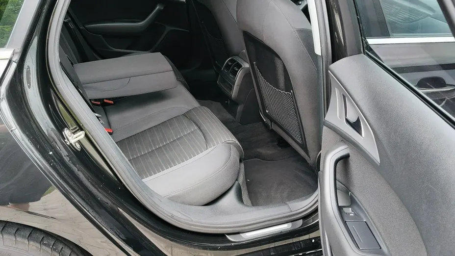 AUDI A6 -