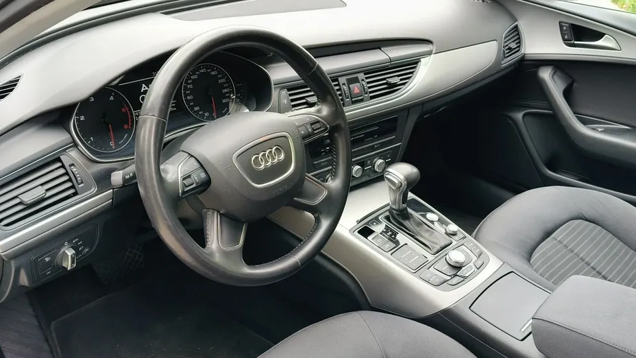 AUDI A6 -