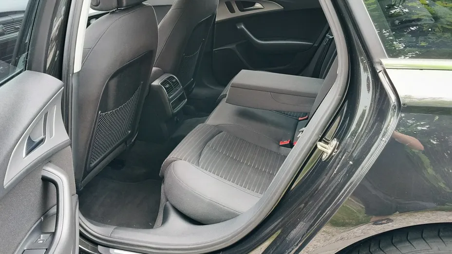 AUDI A6 -