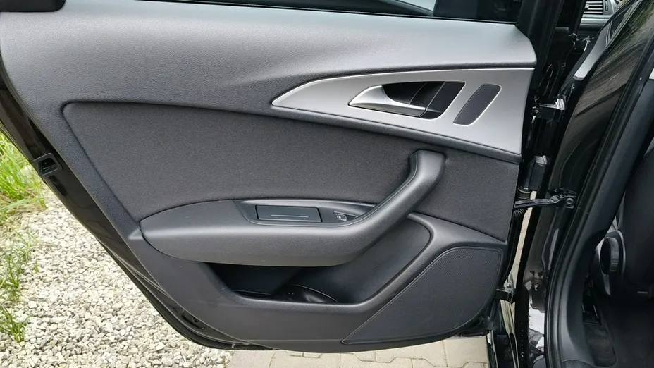 AUDI A6 -