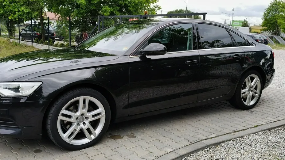 AUDI A6 -