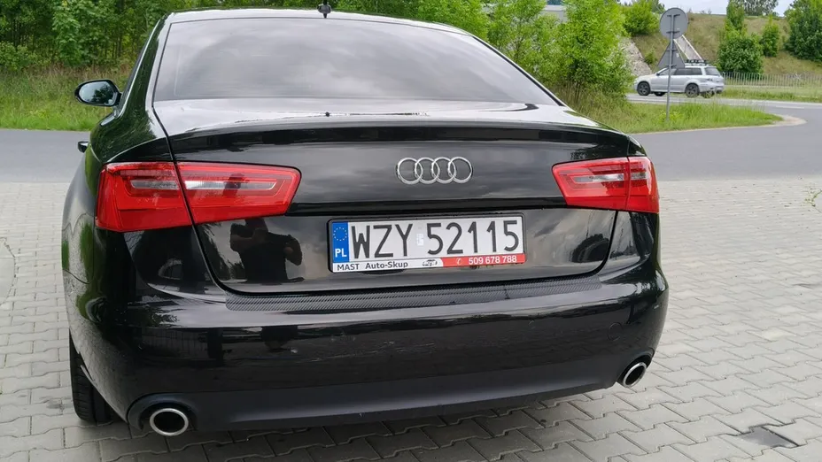 AUDI A6 -