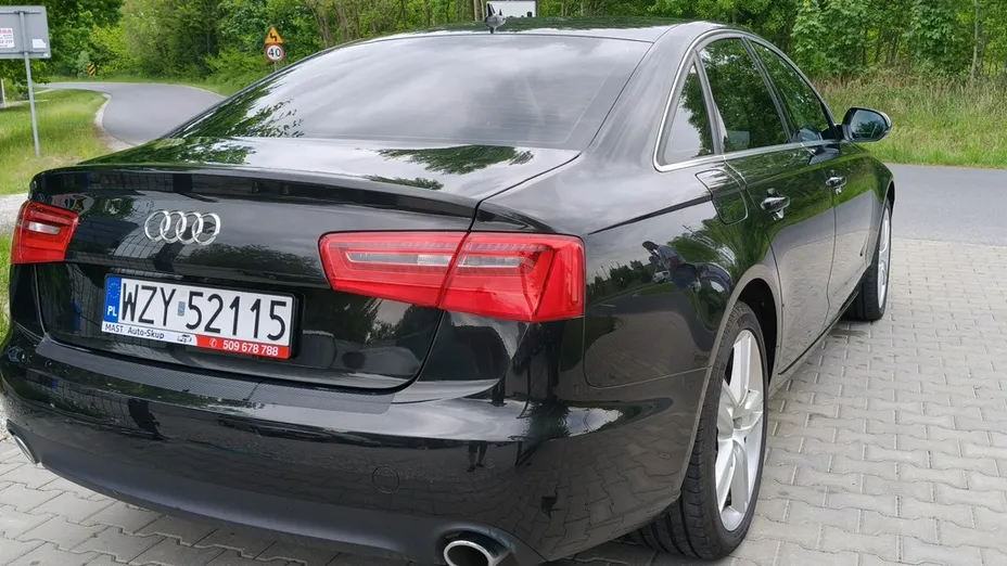 AUDI A6 -