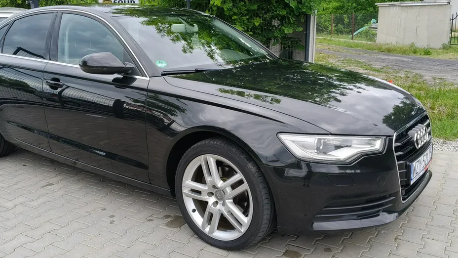 AUDI A6 -