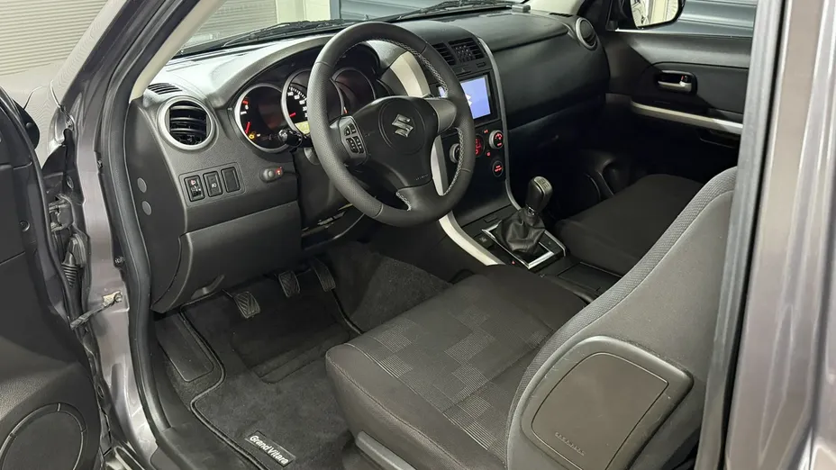 SUZUKI Grand Vitara -