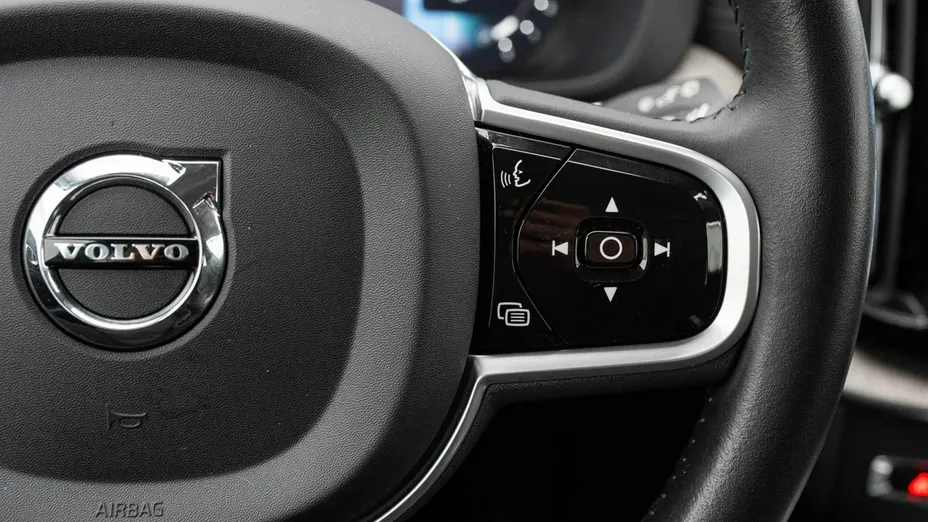 VOLVO XC60 -