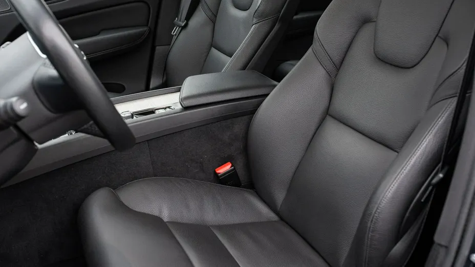 VOLVO XC60 -