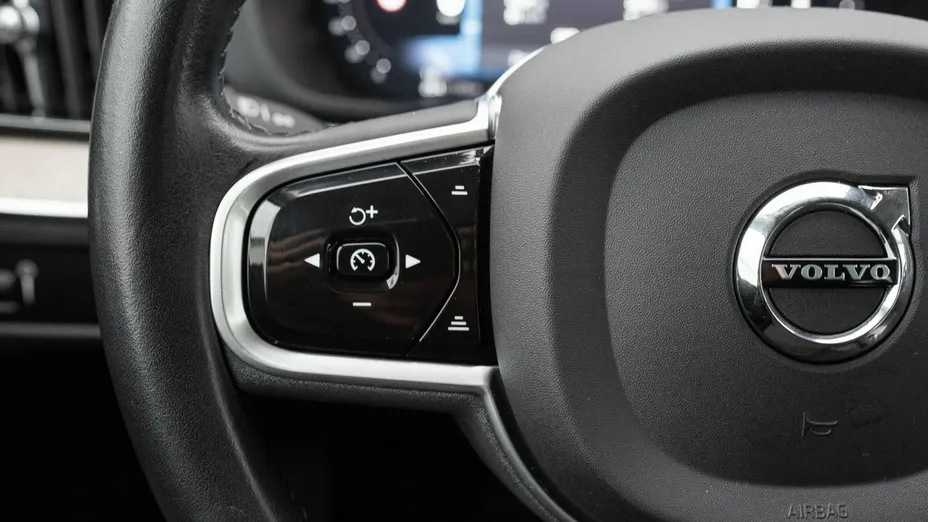 VOLVO XC60 -