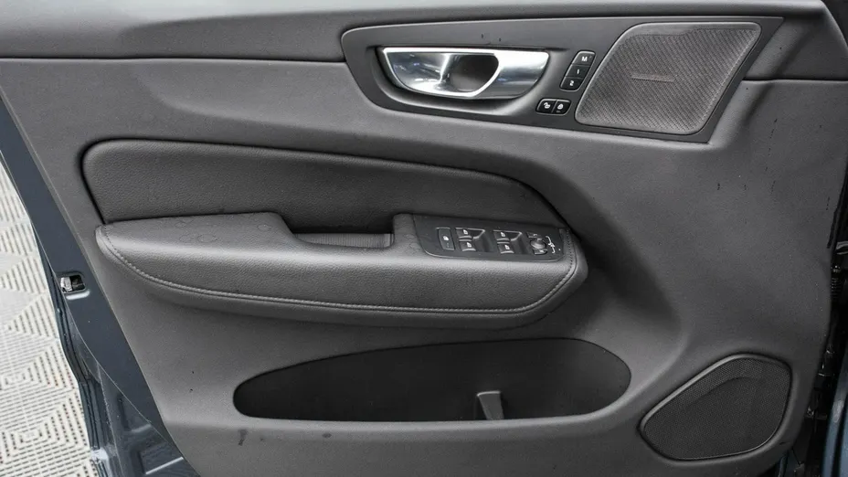VOLVO XC60 -