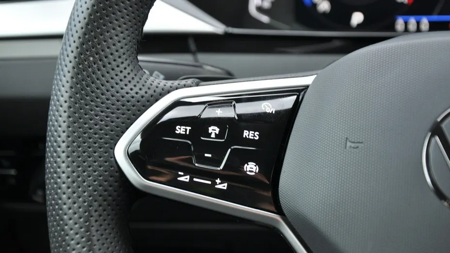 VOLKSWAGEN Arteon -