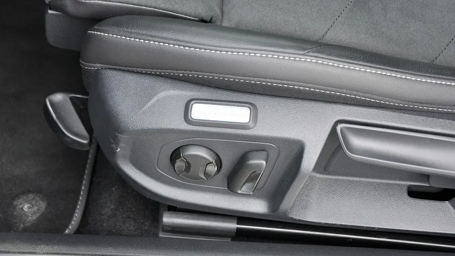 VOLKSWAGEN Arteon -