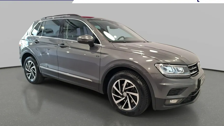 VOLKSWAGEN Tiguan -