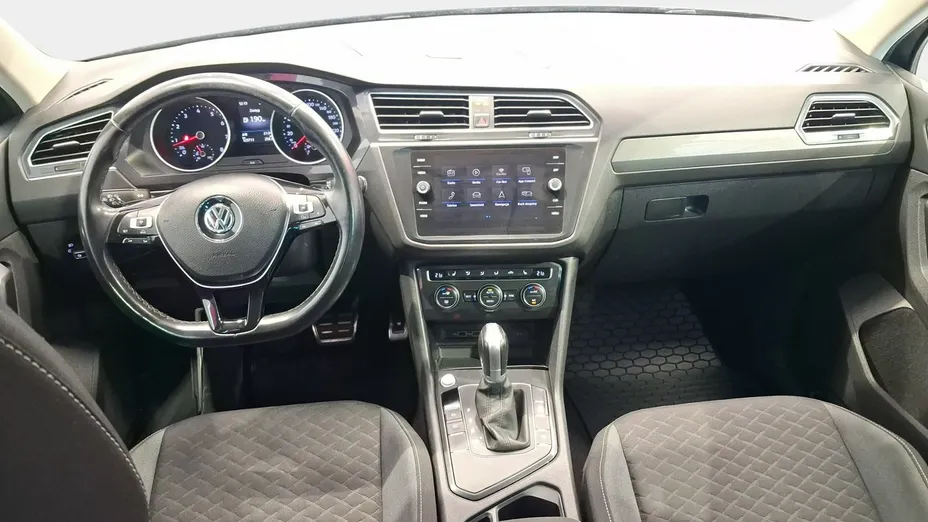 VOLKSWAGEN Tiguan -