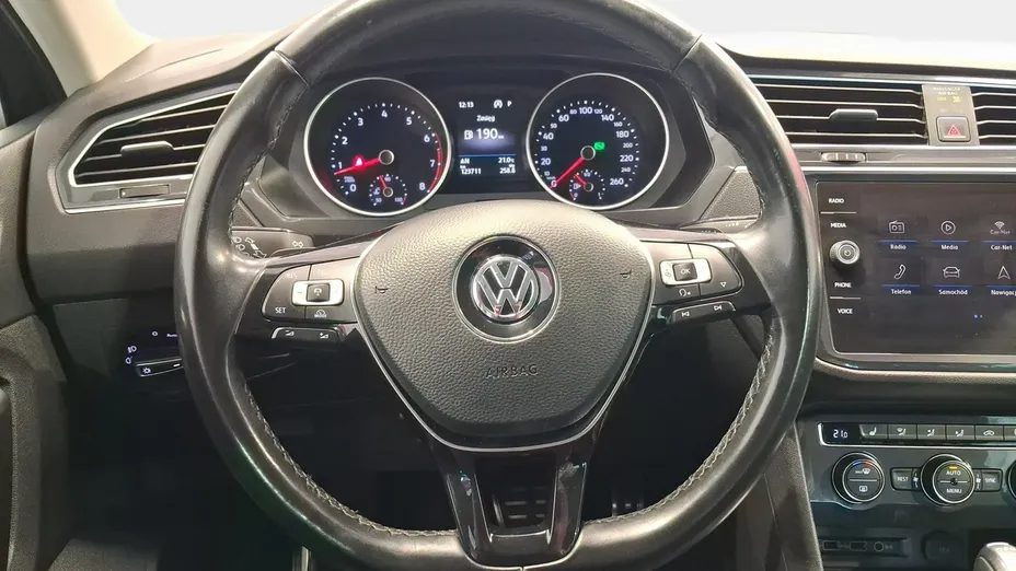 VOLKSWAGEN Tiguan -