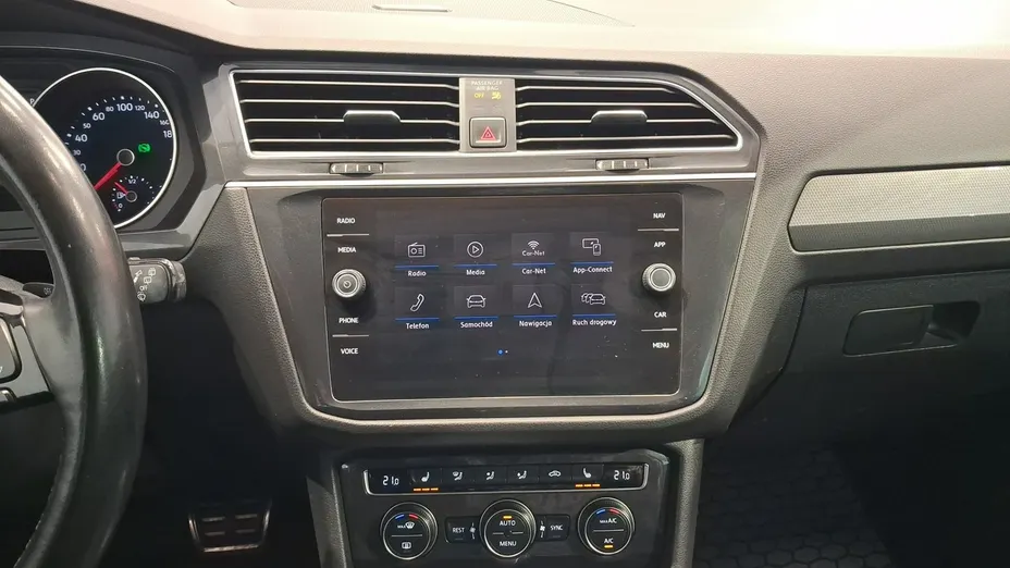 VOLKSWAGEN Tiguan -