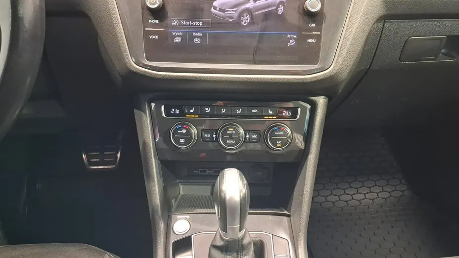 VOLKSWAGEN Tiguan -