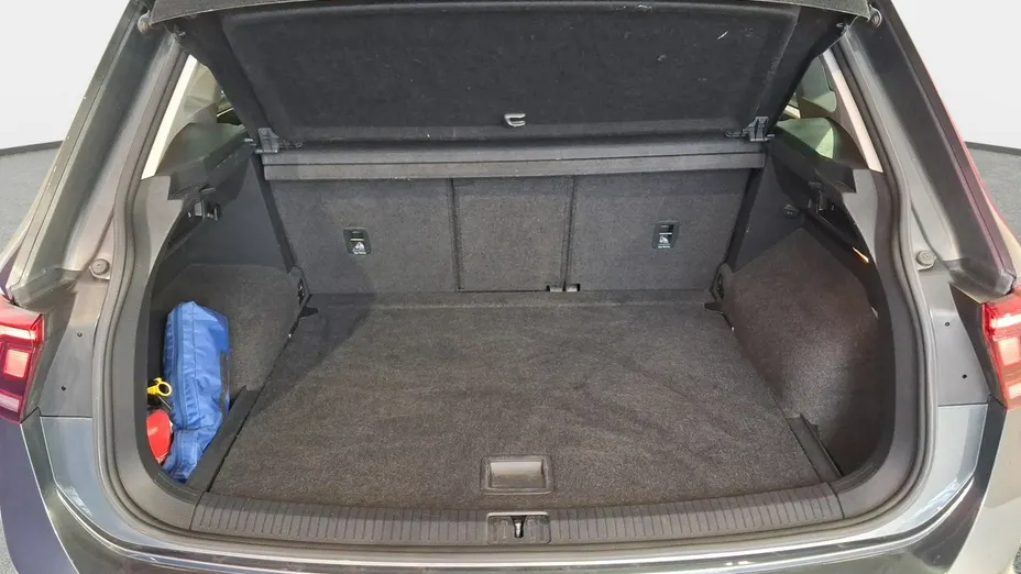 VOLKSWAGEN Tiguan -