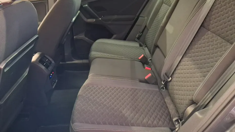VOLKSWAGEN Tiguan -